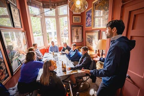 Edinburgh Premium Food and Drink Tour with EatWalk Tours